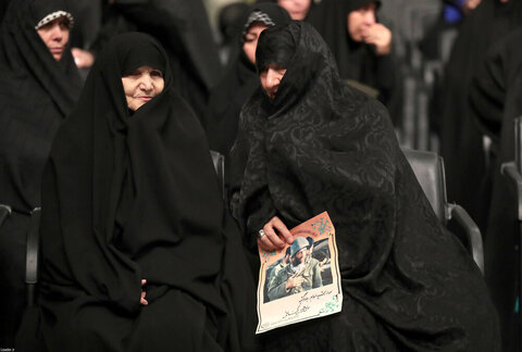 بالصور/ لقاء القيمين على مؤتمر تكريم شهداء محافظة أذربيجان الشرقيّة مع الإمام الخامنئي