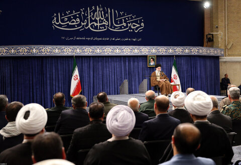 بالصور/ لقاء القيمين على مؤتمر تكريم شهداء محافظة أذربيجان الشرقيّة مع الإمام الخامنئي