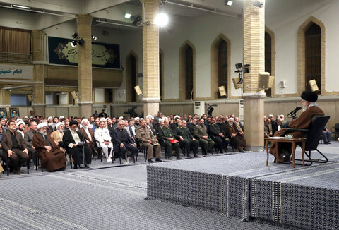 بالصور/ لقاء القيمين على مؤتمر تكريم شهداء محافظة أذربيجان الشرقيّة مع الإمام الخامنئي