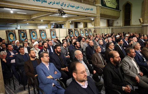 بالصور/ لقاء القيمين على مؤتمر تكريم شهداء محافظة أذربيجان الشرقيّة مع الإمام الخامنئي