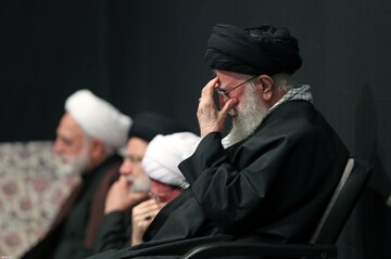 دومین شب مراسم عزاداری حضرت زهرا سلام‌الله‌علیها در حسینیه امام خمینی(ره) با حضور رهبر انقلاب