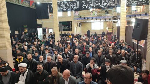 تصاویر/ اقامه نخستین نمازجمعه برزک در روستای آزران