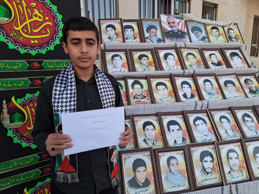 اجرای نوحه هزارنفری دانش آموزان اشکذری برای کودکان و مادران غزه + فیلم و عکس