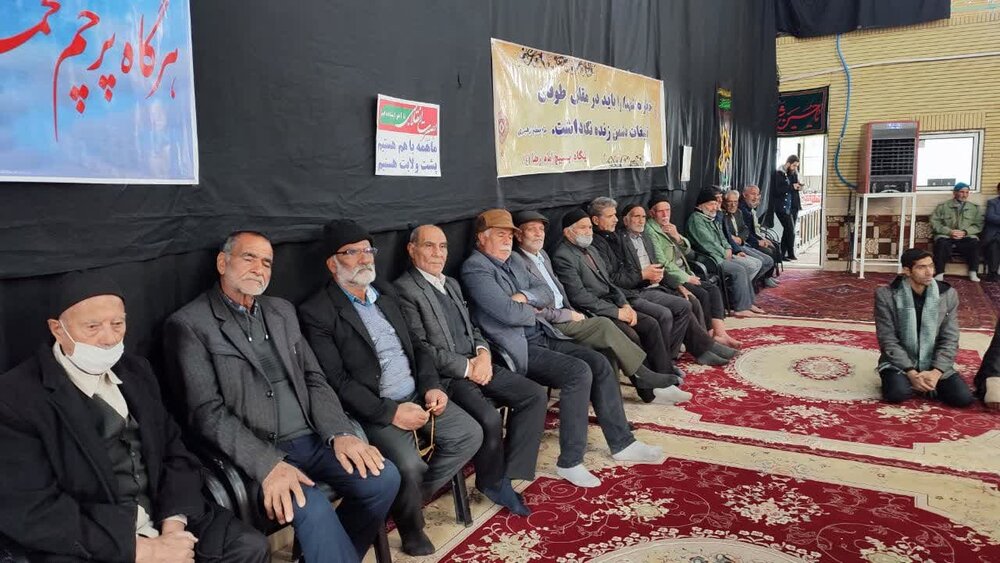 نخستین نماز جمعه برزک در روستای آزران اقامه شد +عکس