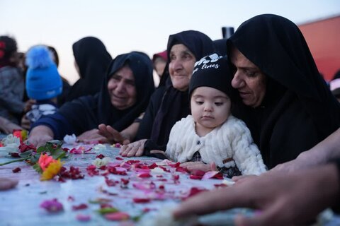 تصاویر استقبال مردم روستای شوراب از کاروان شهدای گمنام