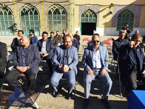 تصاویر مراسم کلنگ زنی فیبر نوری در مصلای الغدیر خرم آباد با حضور نماینده ولی فقیه در لرستان