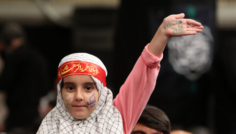 تصاویر/ مراسم عزاداری شب شهادت حضرت فاطمه‌زهرا سلام‌الله‌علیها با حضور رهبر انقلاب