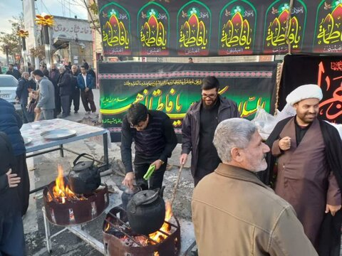 تصاویر| برپای ایستگاه صلواتی به همت هیئات مذهبی کامیاران به مناسبت ایام فاطمیه