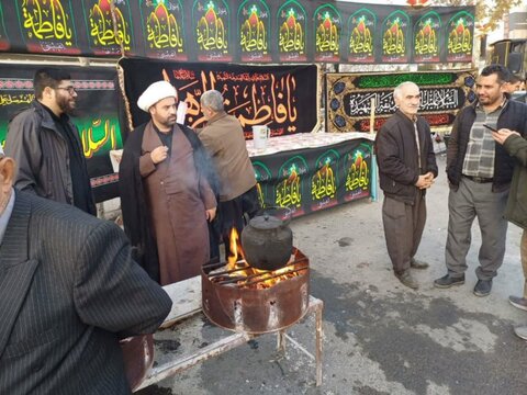 تصاویر| برپای ایستگاه صلواتی به همت هیئات مذهبی کامیاران به مناسبت ایام فاطمیه
