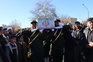 تصاویر/ مراسم تشییع شهید فرجامی و عزاداری خیابانی در نقده