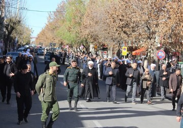 تصاویر/ عزاداری خیابانی مردم شهرستان میاندوآب در سالروز شهادت حضرت زهرا (س)