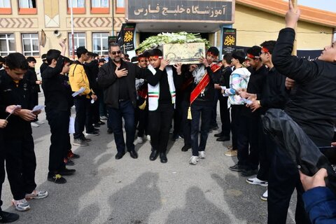 تصاویر/ مراسم استقبال دانش آموزان از شهید گمنام در سلماس