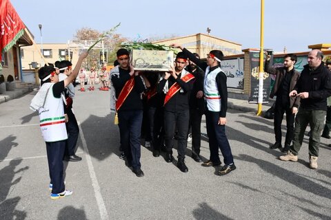 تصاویر/ مراسم استقبال دانش آموزان از شهید گمنام در سلماس