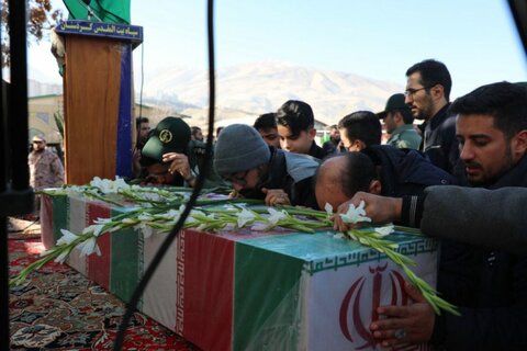 تصاویر/تدفین پیکر‌ مطهر شهید‌ گمنام ‌در سپاه بیت‌المقدس کردستان