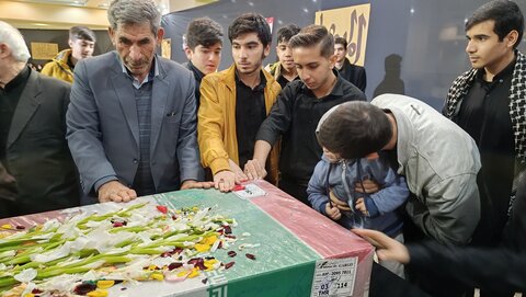 تصاویر/استقبال از شهید گمنام نمایشگاه قلب الرسول