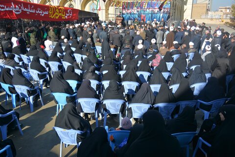 تصاویر/  آیین تدفین شهید گمنام دوران دفاع مقدس در حوزه علمیه ارومیه