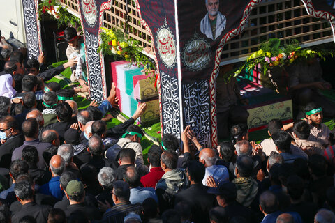 تصاویر/تشییع پیکر شهدای گمنام دفاع مقدس در بندرعباس