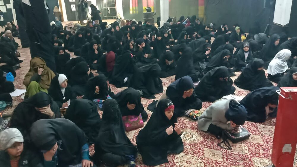 مائیں اپنے بچوں کو تعلیم و تربیت کے زیور سے آراستہ کریں: محترمہ فاطمه عرفانی