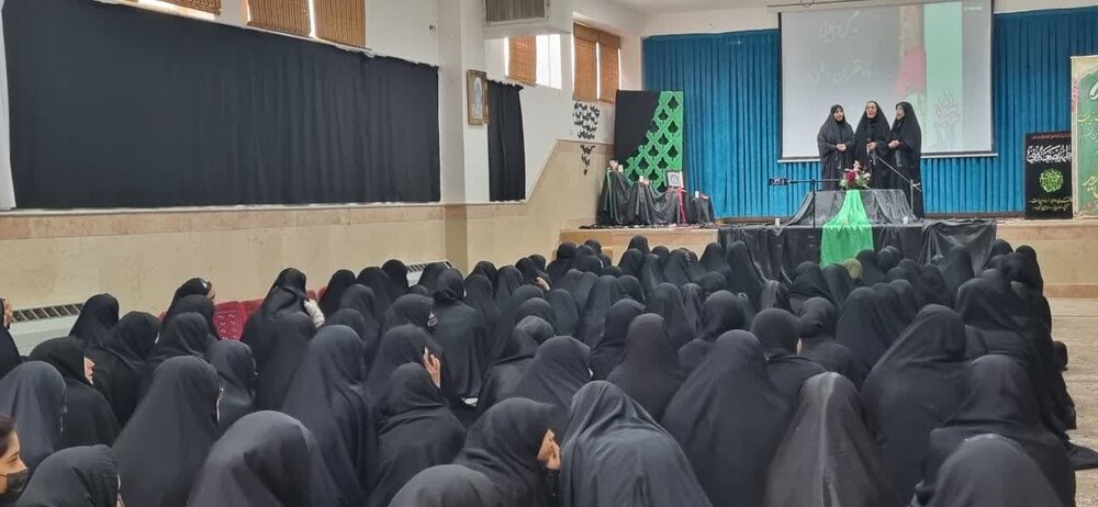 تجمع دختران فاطمی در مدرسه علمیه حضرت زینب(س) شهرستان آران و بیدگل برگزار شد