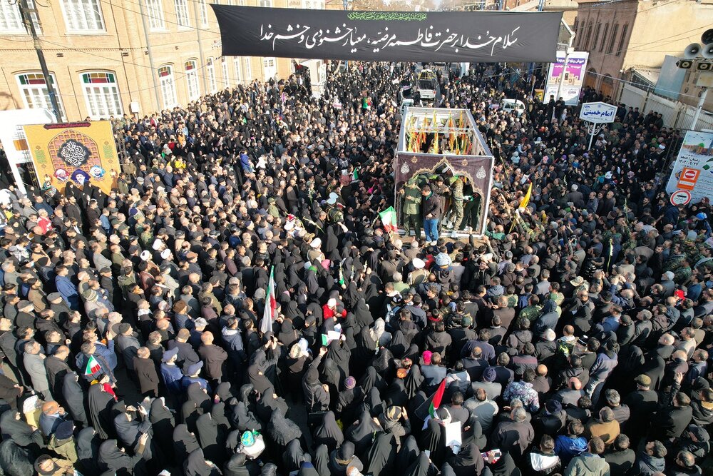 ایران بھر میں 280 شہدائے گمنام کی تشییع جنازہ؛ ہر طرف غم کا سماں