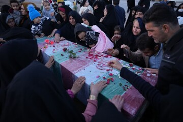 قدردانی نماینده ولی فقیه و استاندار لرستان از حضور باشکوه مردم در تشییع  شهدای گمنام