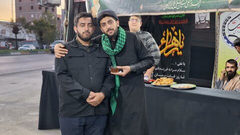 تصاویر/ ایستگاه صلواتی طلاب مدرسه علمیه امام حسن مجتبی(ع) شهر زرگر