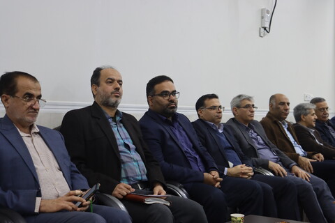 دیدار جمعی از دانشگاهيان و حوزویان با نماینده ولی فقیه در خوزستان