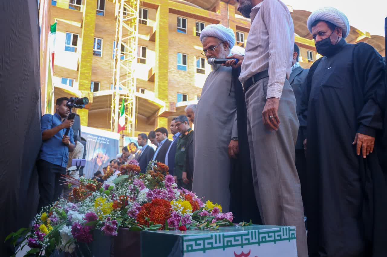 پیکر پاک شهید گمنام در بندرعباس آرام گرفت