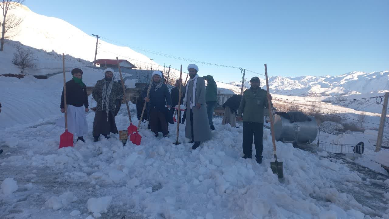 خدمات امام محله شهرستان کوهرنگ، از میانجیگری برای حل اختلافات تا نجات کوهنوردان از مرگ حتمی