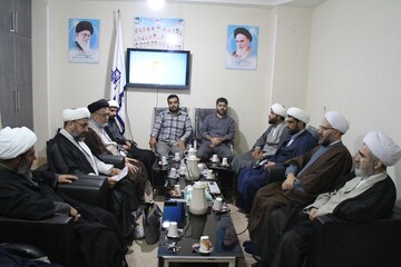 هر مدرسه یک نشریه پژوهشی داشته باشد