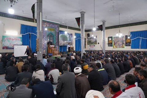 تصاویر/نشست تدبر قرآنی، تمدن اسلامی در روستای سوهای نمین برگزار شد