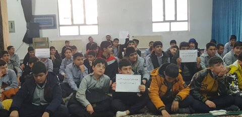 تصاویر/ بازدید  جمعی از دانش آموزان میاندوآب از مدرسه علمیه امام رضا (ع)
