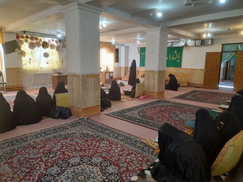 تصاویر/ برگزاری مسابقات اذان و قرآن در مدسه علمیه الزهرا (س) خوی