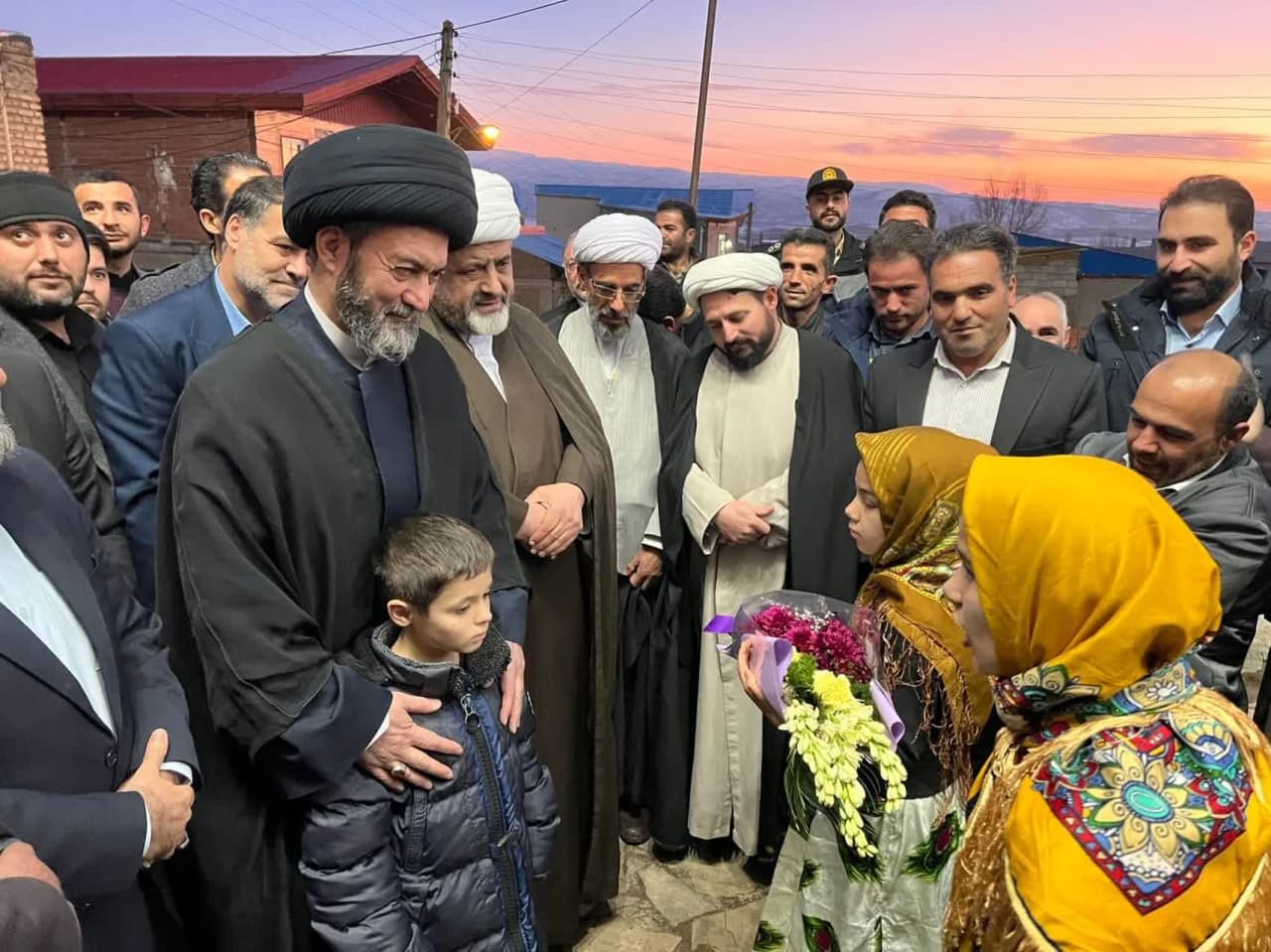 تصاویر/ نشست تدبر قرآنی، تمدن اسلامی در روستای سوها با حضور نماینده ولی فقیه در استان اردبیل