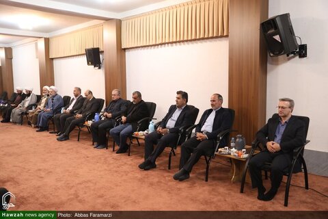 بالصور/ اجتماع مدير ي ومسؤولي محافظة مازندران مع آية الله الأعرافي بمدينة قم المقدسة