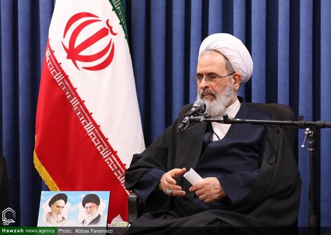 بالصور/ اجتماع مدير ي ومسؤولي محافظة مازندران مع آية الله الأعرافي بمدينة قم المقدسة