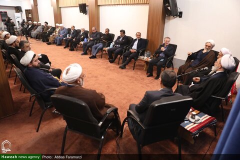بالصور/ اجتماع مدير ي ومسؤولي محافظة مازندران مع آية الله الأعرافي بمدينة قم المقدسة