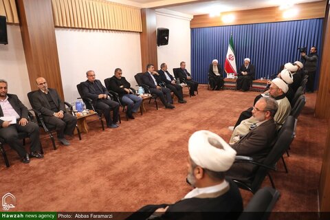 بالصور/ اجتماع مدير ي ومسؤولي محافظة مازندران مع آية الله الأعرافي بمدينة قم المقدسة