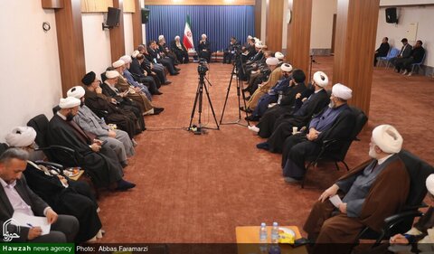 بالصور/ اجتماع مدير ي ومسؤولي محافظة مازندران مع آية الله الأعرافي بمدينة قم المقدسة