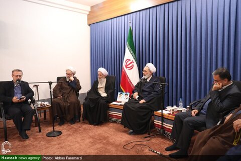 بالصور/ اجتماع مدير ي ومسؤولي محافظة مازندران مع آية الله الأعرافي بمدينة قم المقدسة
