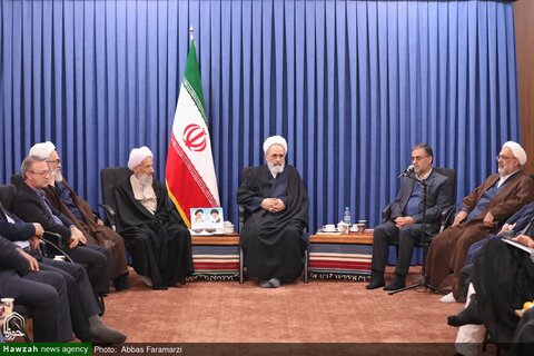 بالصور/ اجتماع مدير ي ومسؤولي محافظة مازندران مع آية الله الأعرافي بمدينة قم المقدسة