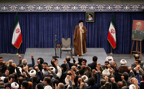 تصاویر/ دیدار هزاران نفر از مردم خوزستان و کرمان با رهبر معظم انقلاب
