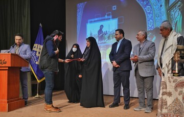 عکاس خبرگزاری حوزه حائز رتبه برتر دومین سوگواره عکس مشعل شد