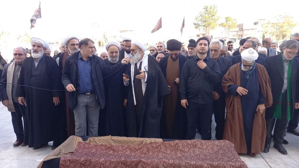 مراسم تشییع و تدفین پیکر مرحوم سلیمانی در قم برگزار شد