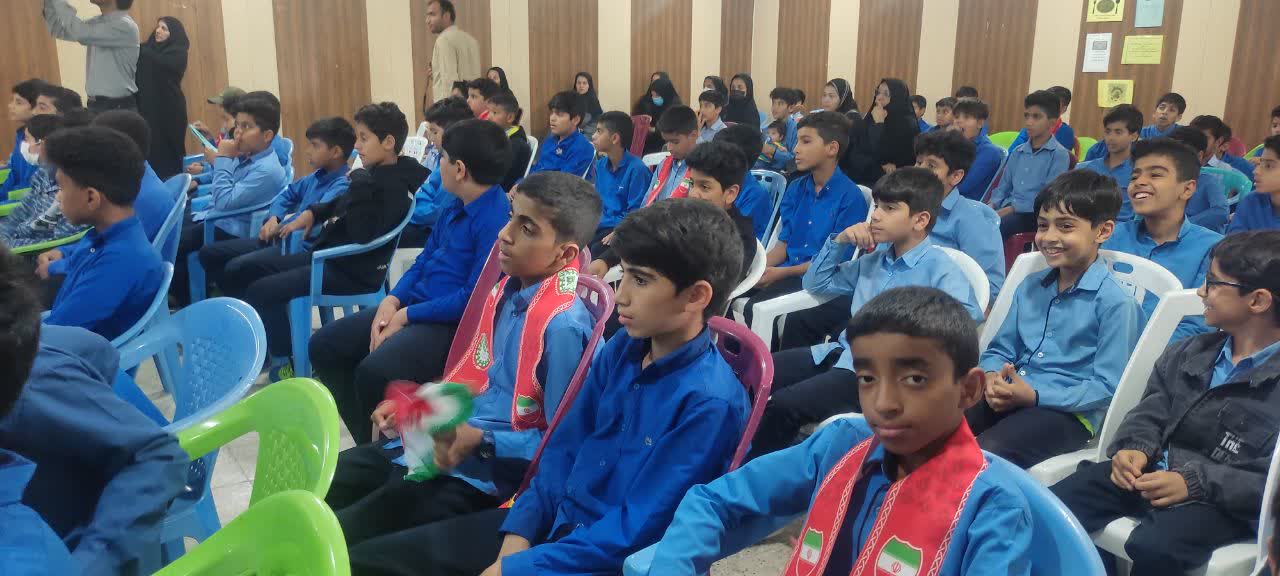 تشییع پیکر مطهر شهید گمنام در مدارس میناب