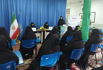 کرسی آزاد اندیشی با موضوع بررسی اشتغال زنان و تأثیر آن در فرزندآوری