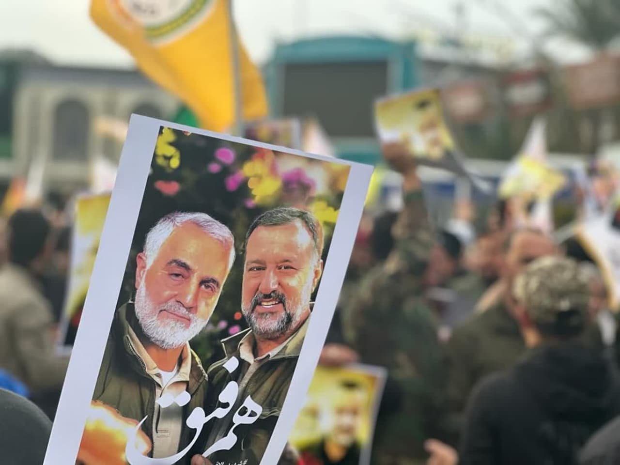 تشیع پیکر شهید موسوی با اقامه نماز آیتالله حسینی، نماینده رهبر انقلاب در عراق