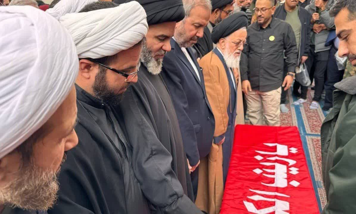 تشیع پیکر شهید موسوی با اقامه نماز آیتالله حسینی، نماینده رهبر انقلاب در عراق