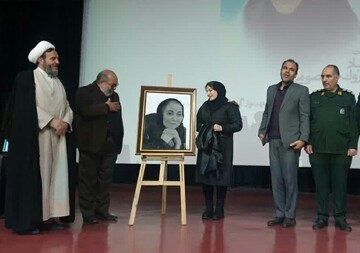 تصاویر/ آیین گرامیداشت مرحومه پروانه معصومی با سخنرانی امام جمعه بیجار