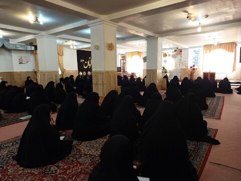 تصاویر/ جلسه اخلاق طلاب مدرسه علمیه الزهرا سلام الله علیها خوی